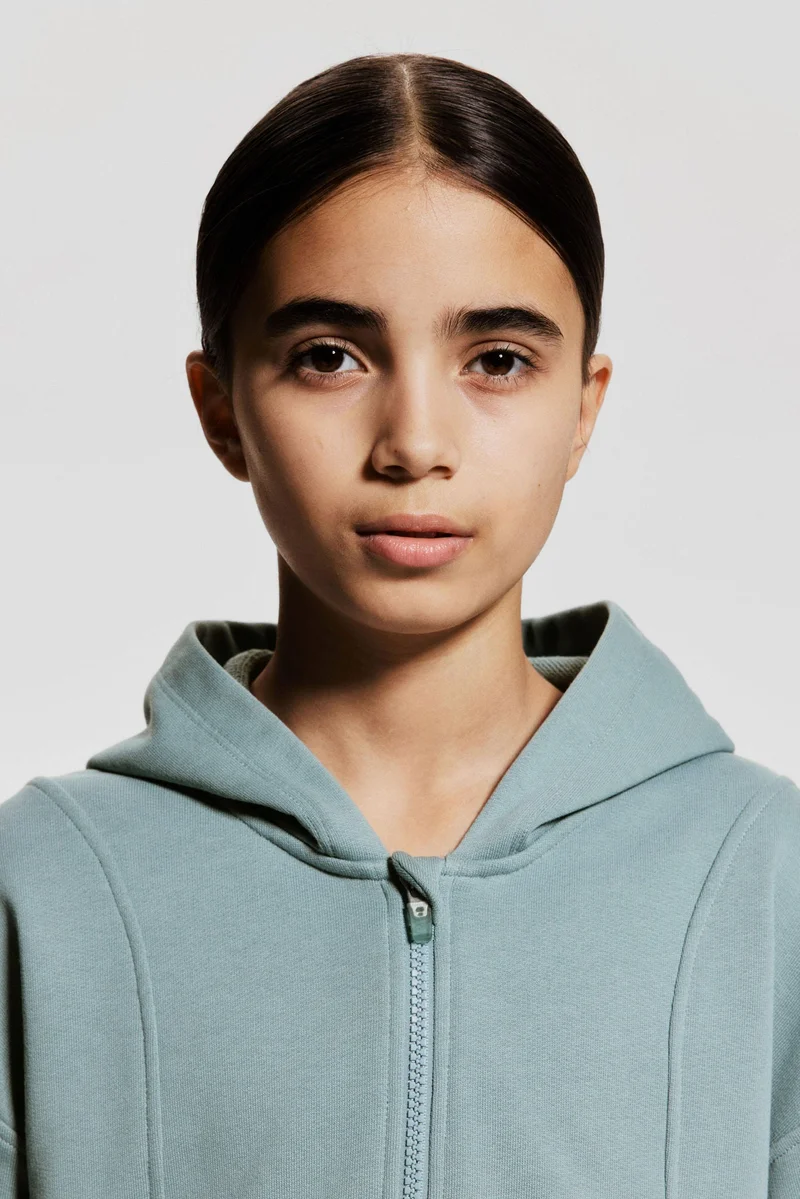 اتش اند ام هودي قصير بسحّاب