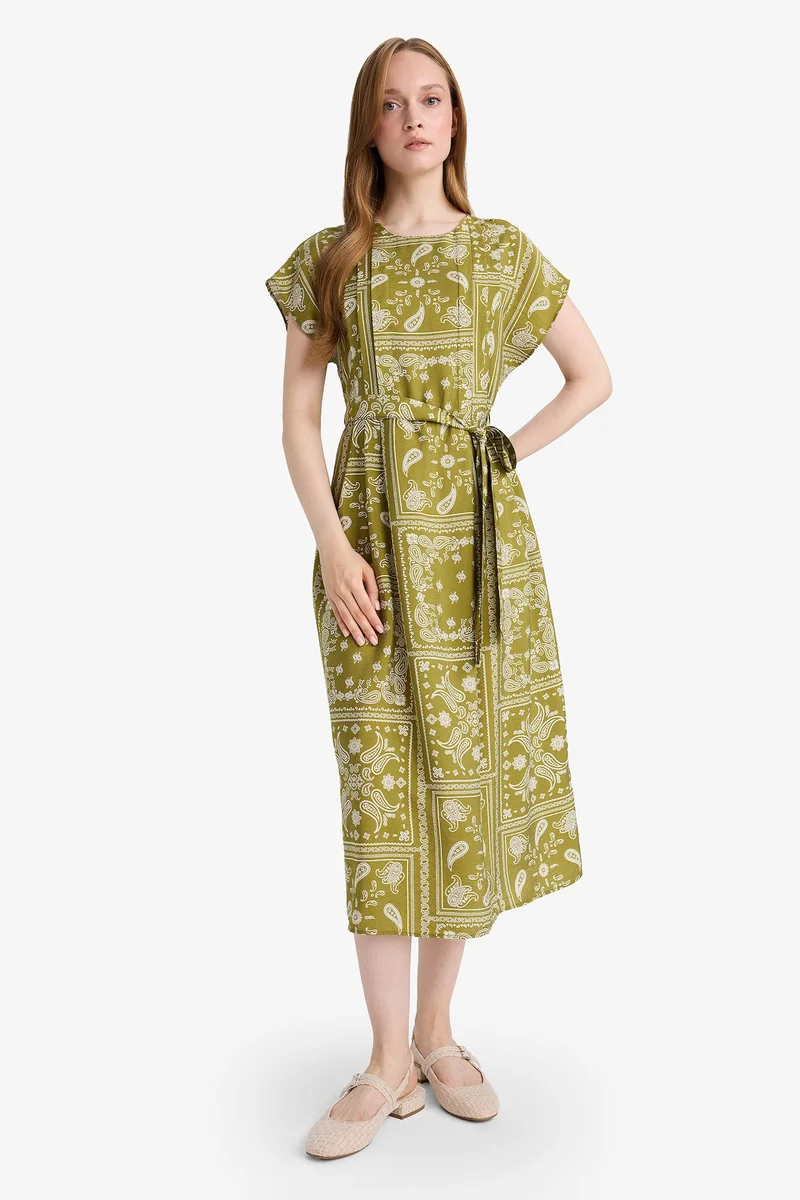 ديفاكتو A Line Round Neck Patterned Midi Dress
