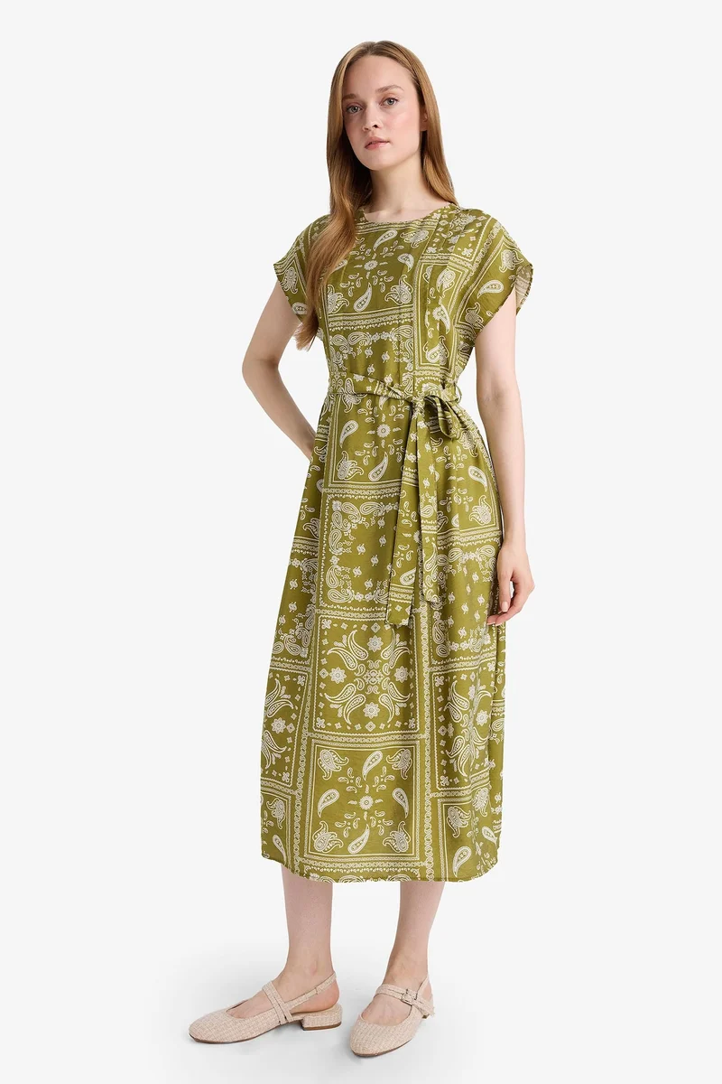 ديفاكتو A Line Round Neck Patterned Midi Dress
