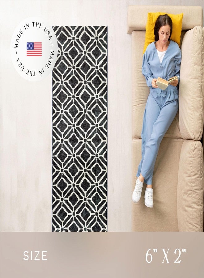 مابلز راغز سجادة ممر هندسية عصرية من مابلز روجز - صنع في الولايات المتحدة الأمريكية - قابلة للغسل، مانعة للانزلاق، مناسبة للاستخدام الداخلي في الممرات والمطابخ وغرف الغسيل، مقاس 2 × 6 قدم، لون أزرق داكن - Image 3