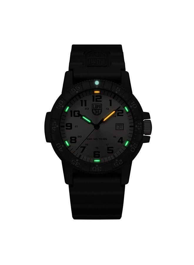 Luminox ساعة يد رجالية من البولي يوريثين بعقارب دائرية الشكل XS.0325.GP - 45 ملم - Image 2