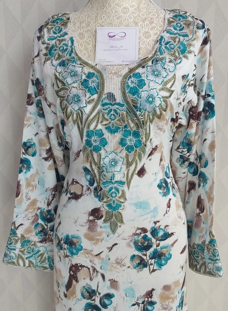 الريش البنفسجي  تطريز مخاوير خليجية شغل يدوي ✨ جلابية مطرزة جاهزة - Image 1