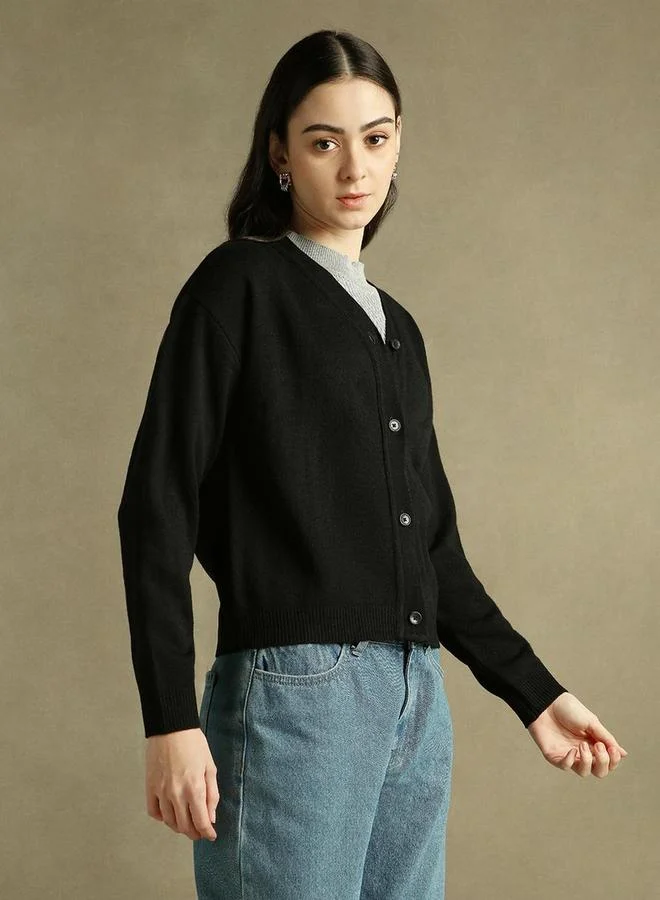 دينيس لينغو كارديجان قصير بتفاصيل محبوكة