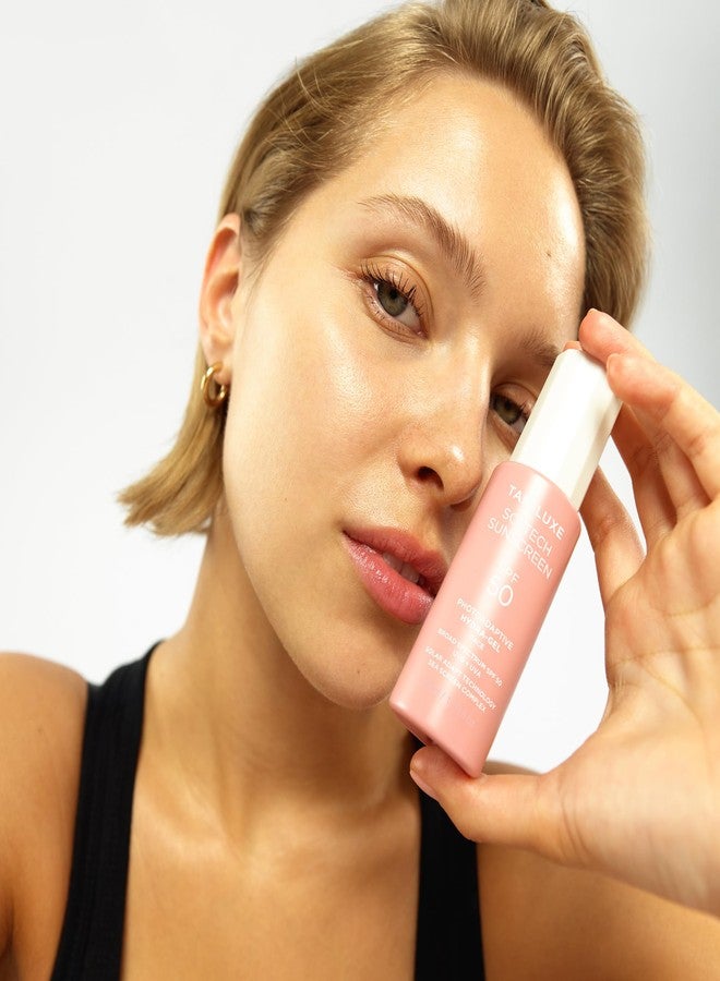 تان-لوكس واقي الشمس Tan-Luxe Sci-Tech بعامل حماية SPF 50، واقي شمس خفيف الوزن ومتكيف مع الضوء، جل مرطب للوجه، شفاف، غير دهني، حماية واسعة النطاق من الأشعة فوق البنفسجية UVB وUVA، نباتي وسريع الجفاف، عبوة 50 مل/1.69 أونصة سائلة - Image 5