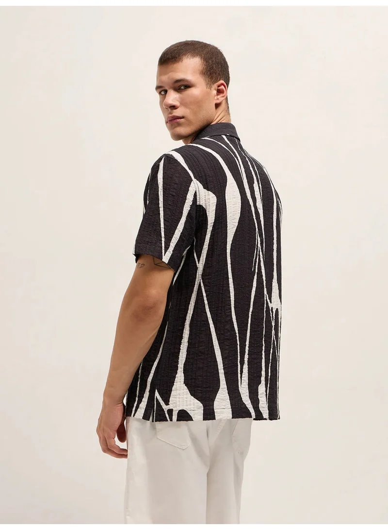 ذا بير هاوس قميص رجالي كلاسيكي قصير الأكمام كاجوال