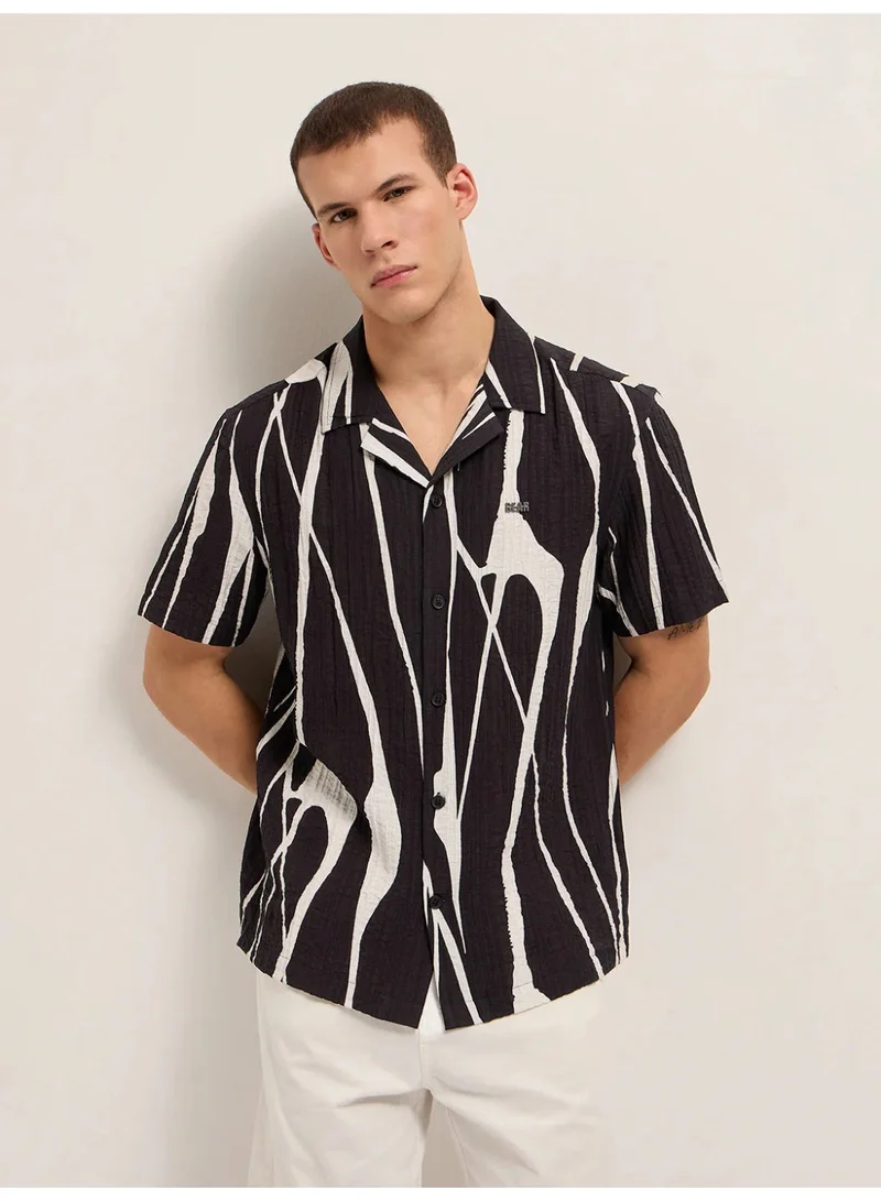 ذا بير هاوس قميص رجالي كلاسيكي قصير الأكمام كاجوال