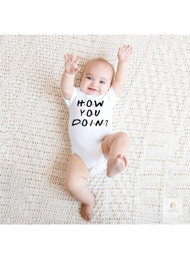 ماتشينج فاميلي اوتفيتس رومبر للأطفال - كيف حالك؟ بدلة جسم مطبوعة | جمبسوت قطني ناعم ومرح لحديثي الولادة للأولاد والبنات