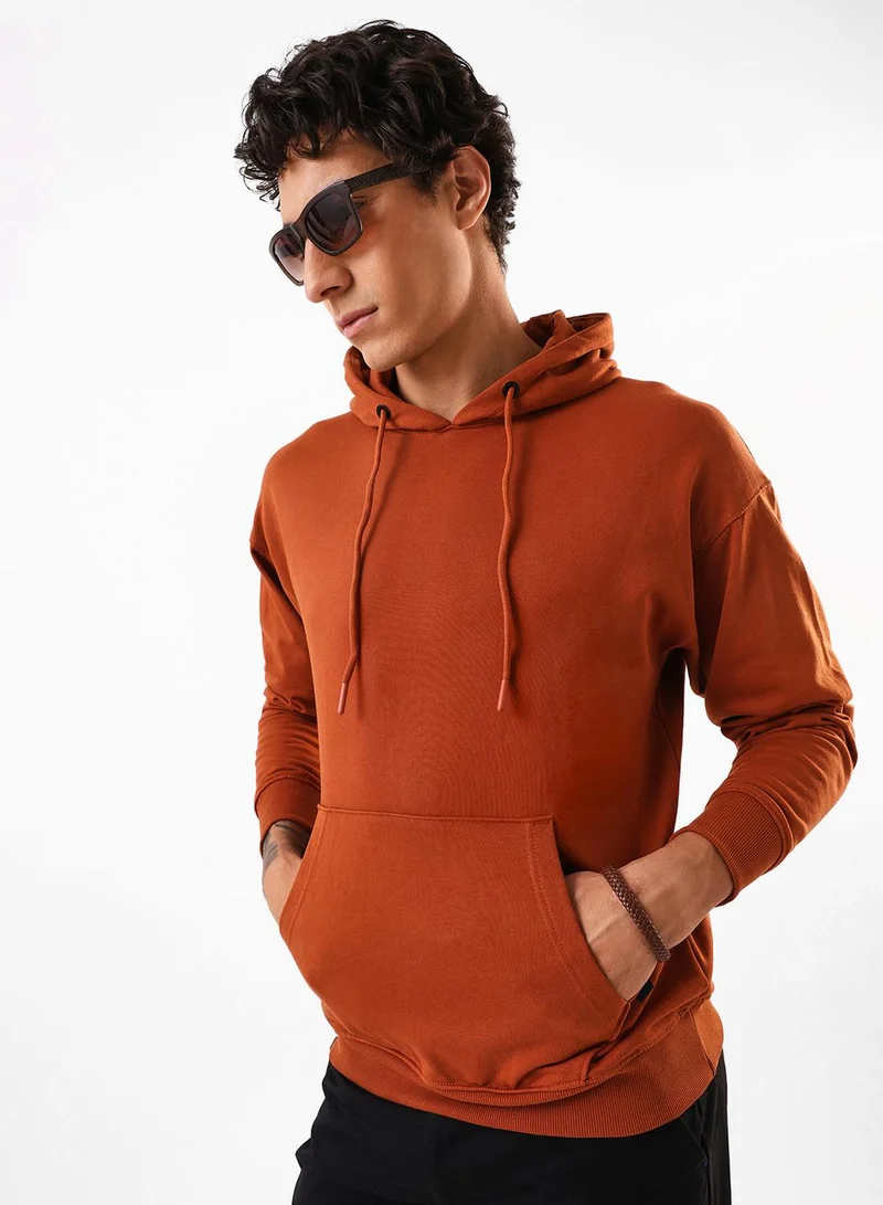 دينيس لينغو سويت شيرت رجالي قطن بني بقصة عادية