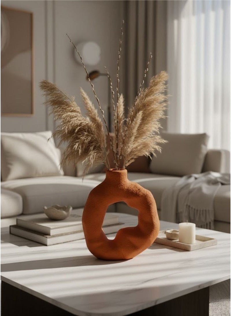 كذا هوم مزهرية فخار بتصميم مجوّف فني – بملمس رملي ولون تيرا كوتا طبيعي - Image 4