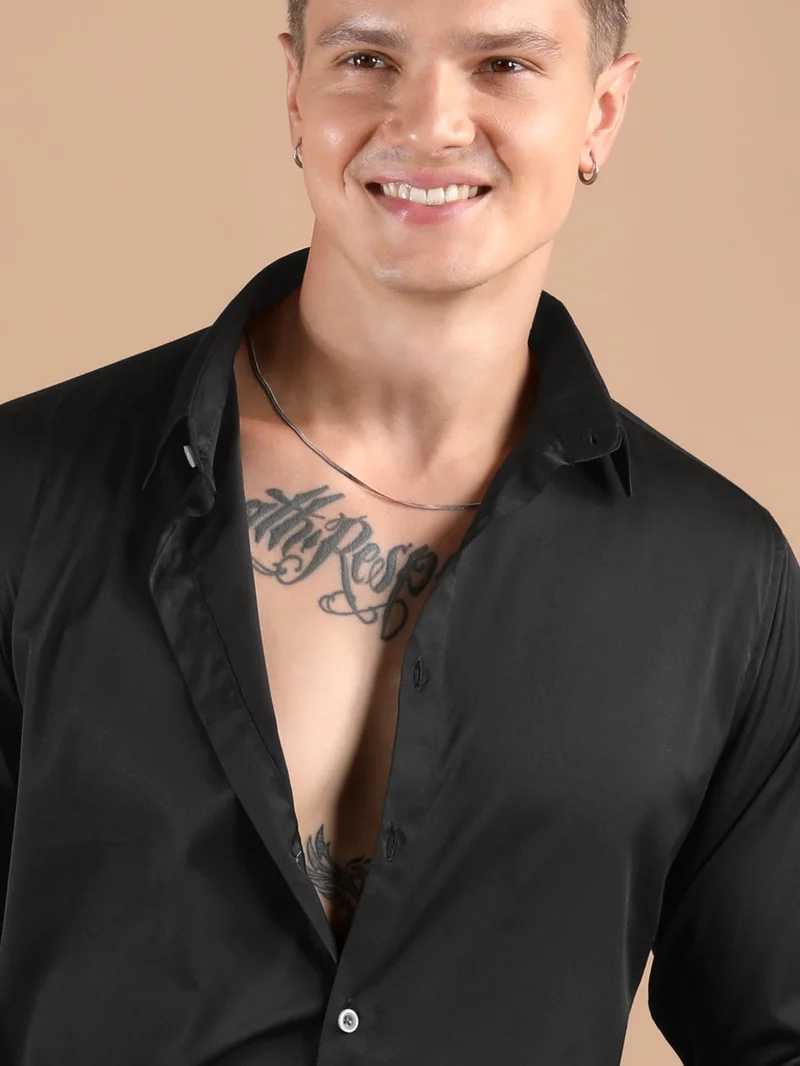 Beyoung Black Solid Regular Fit Shirt