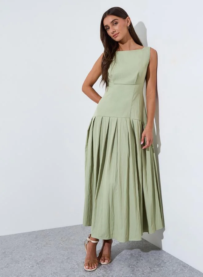 Green Solid Boat Neck Sleeveless A-Line Maxi Dress
