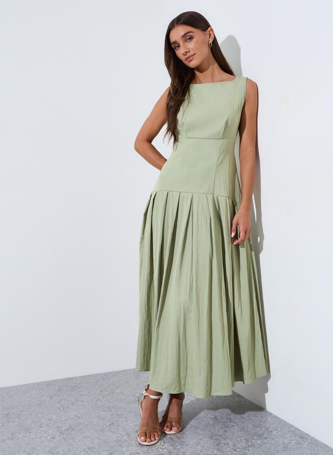 Styli Green Solid Boat Neck Sleeveless A-Line Maxi Dress - Image 1