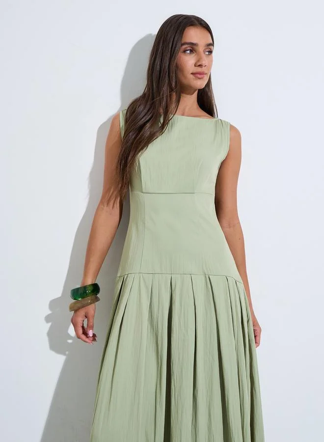 Styli  Green Solid Boat Neck Sleeveless A-Line Maxi Dress for Women | Best Price UAE