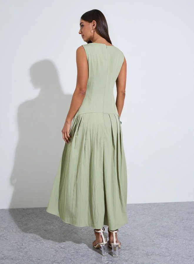 Styli  Green Solid Boat Neck Sleeveless A-Line Maxi Dress for Women | Best Price UAE
