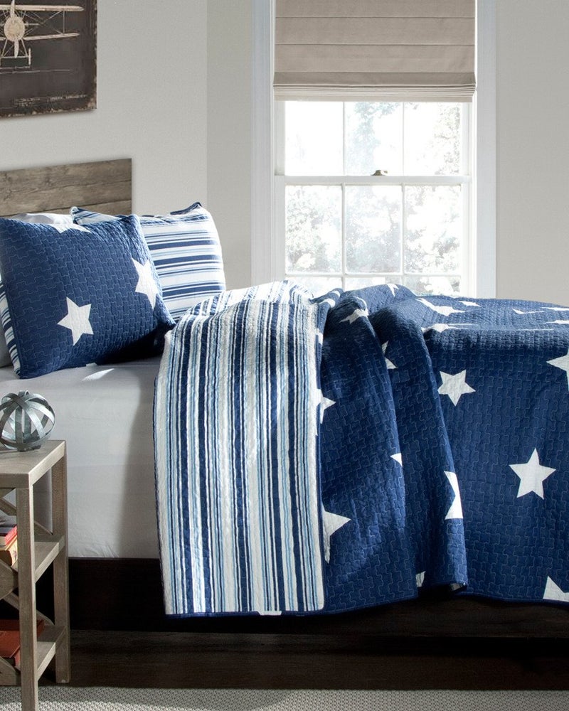 Lush Decor Star Quilt - Reversible 2 Piece Pattern Striped Bedding Set with Pillow Sham - Full/Queen - Navy