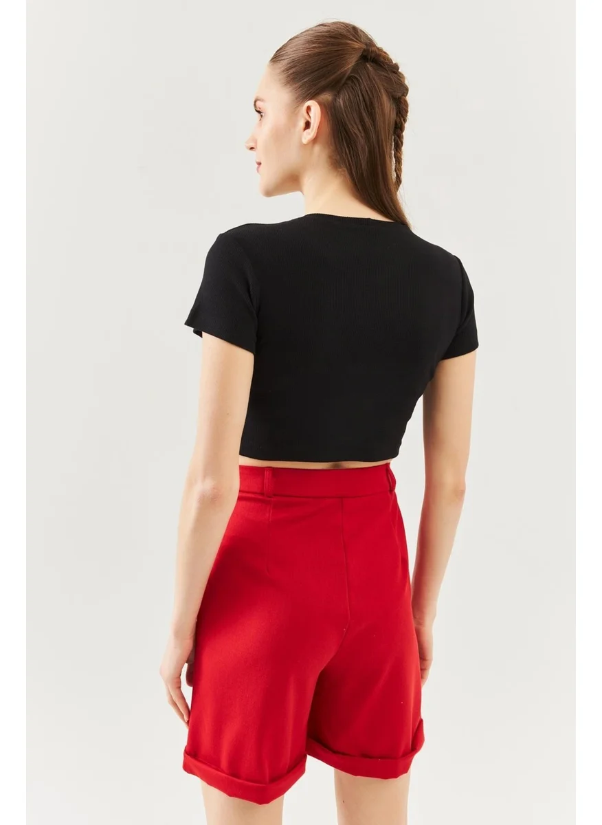 Butikgiz Siyah Kısa Kol Bisiklet Yaka Vücuda Oturan %100 Pamuklu Kaşkorse Esnek Crop Bluz