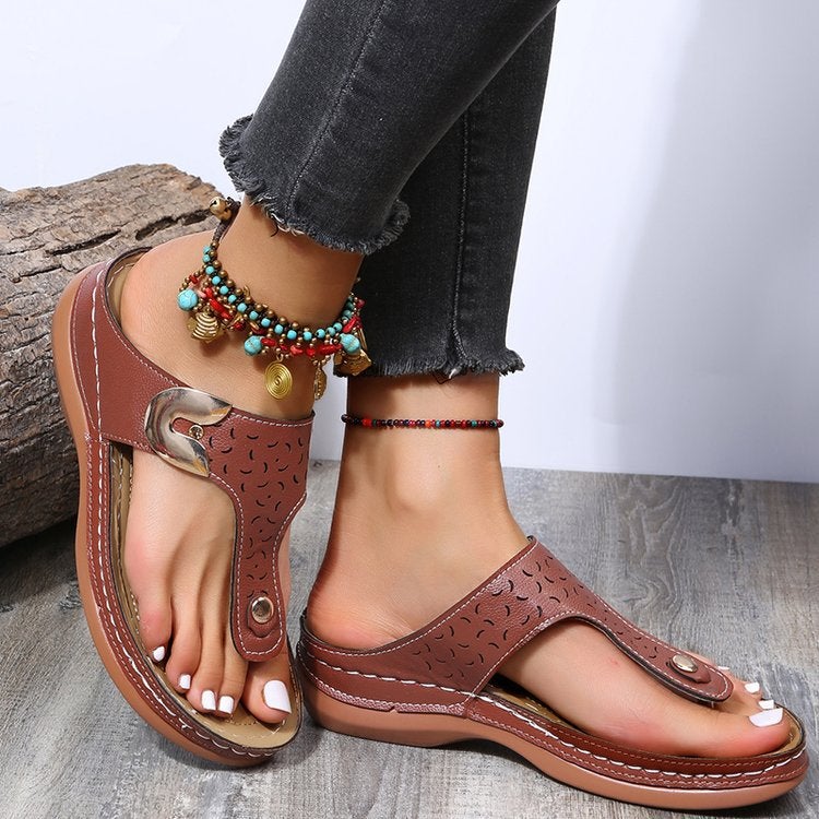 Toe sandals female 2022 spring new round head hollow metal buckle comfortable wedge heel wear solid color flip-flops brown 41 - Image 1