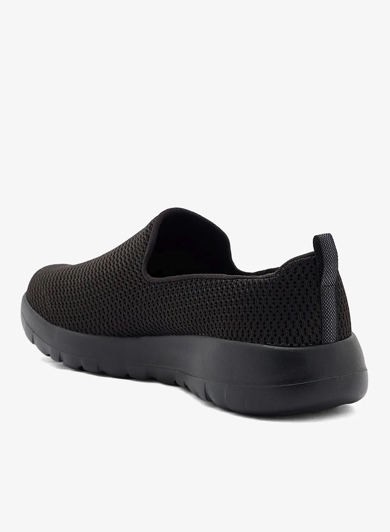 سكيتشرز جو وووك جوي