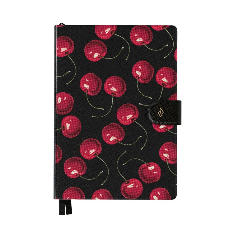 بورجا دفتر تخطيط بورجا  غير مؤرخ بلمسة نهائية مغناطيسية - غلاف جلدي نباتي صلب،  صفحة، ورق   جرام، ربط مسطح، جيب خلفي وعلامات شريط - تشيري بومب