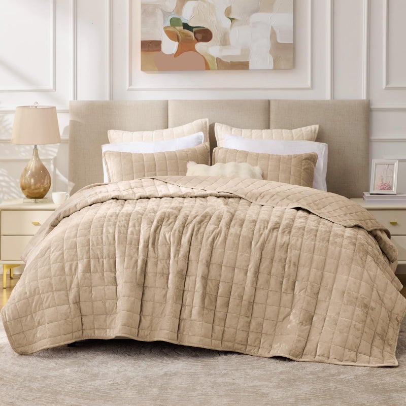 بيديليت طقم لحاف مخملي من بيدلايت، مقاس كوين - طقم لحاف مخملي فاخر مكون من 3 قطع، غطاء سرير كبير الحجم بلون رمادي داكن ناعم ومريح لجميع الفصول مع غطاءين للوسائد. - Image 1