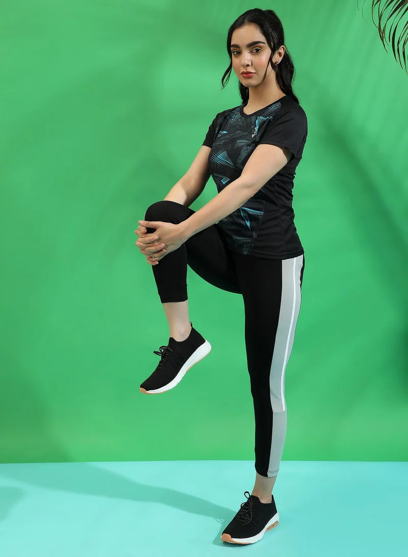 Campus Sutra Campus Sutra Women's Black Abstract Print Activewear T-Shirt