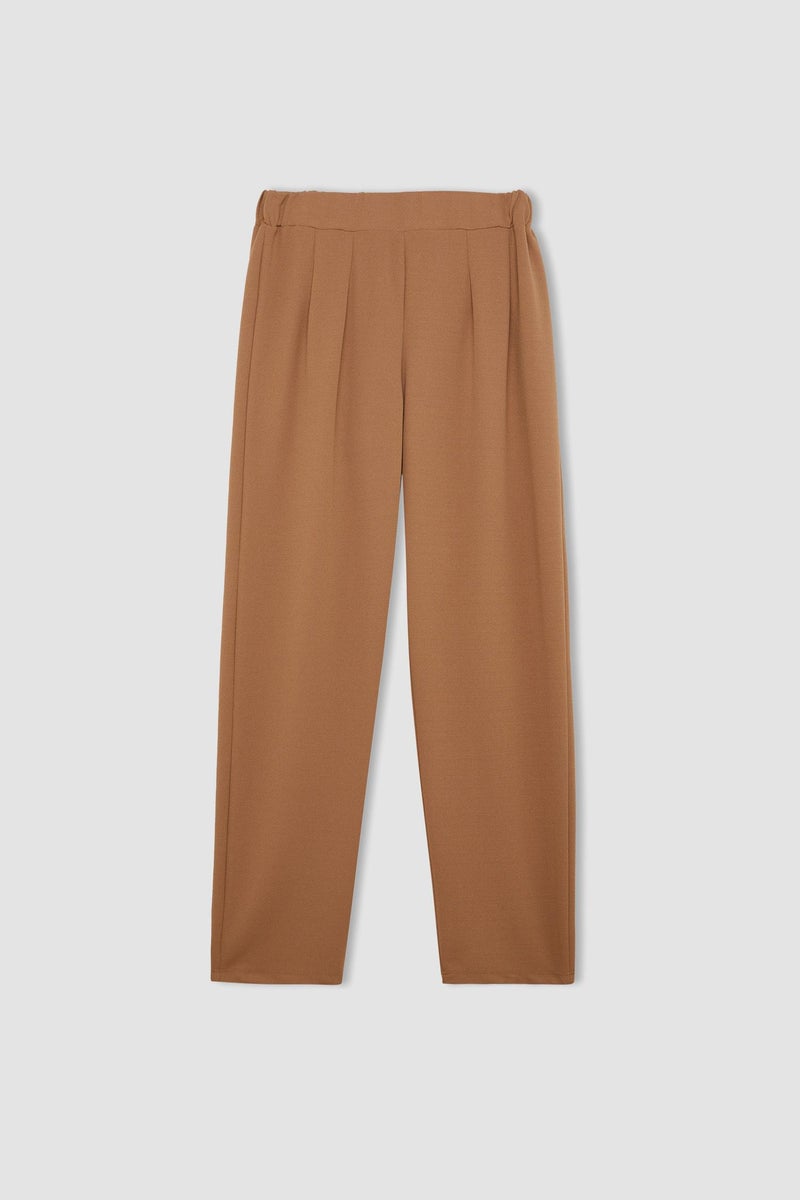 DeFacto Woman Straight Fit Elastic Waist Pleated Basic Trousers - Image 4
