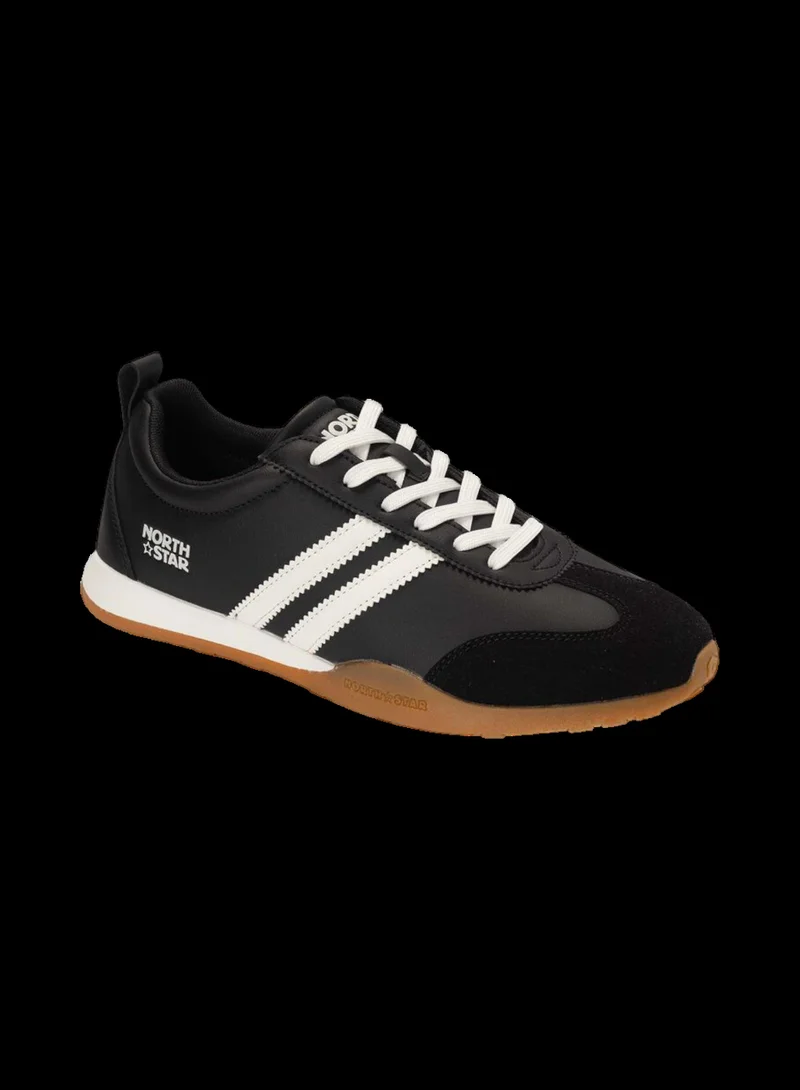 باتا حذاء رياضي مستوحى من الملاعب