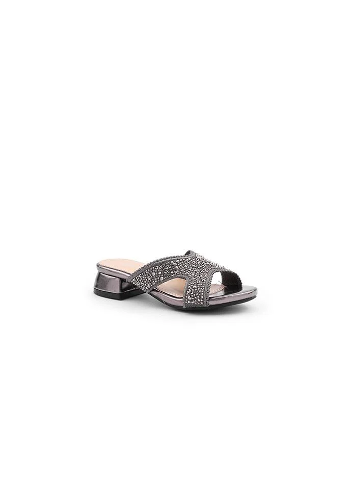 أيقون Pretty girls' sandal featuring flower accent.