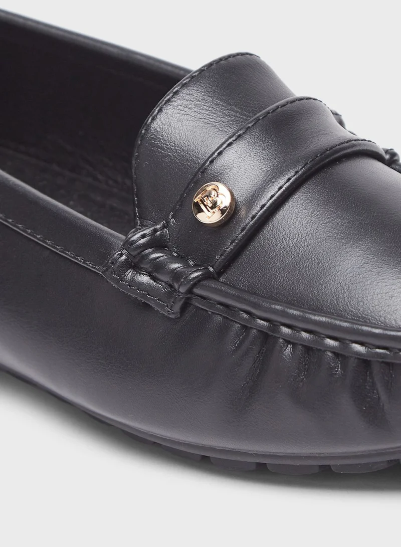 شو اكسبرس Essential Flat Moccasins