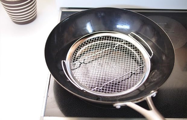SHREESAMP SHAREESAMP Oil Leakage Net, Oil Filter Tray, Stainless Steel Frying Oil Filter Tray Frying Oil Drain Rack Stainless Steel Filter Tool Kitchen Strainer Colander for Washing Vegetables and Fruits - Image 4