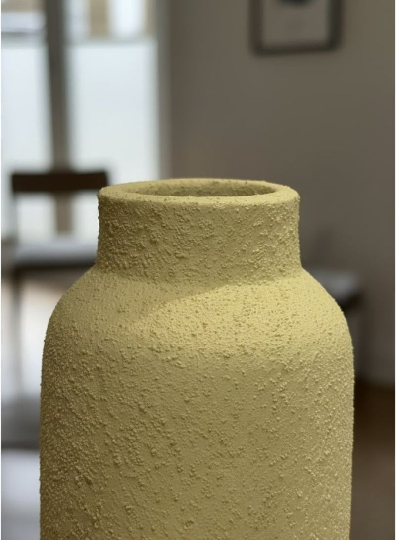 كذا هوم مزهرية فخار طويلة بملمس رملي – ديكور عصري بلون أصفر فاتح - Image 4