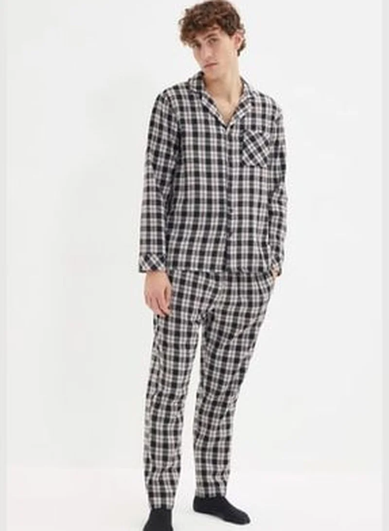 trendyol Black Men's Regular Fit Plaid Weave Pajamas Set.