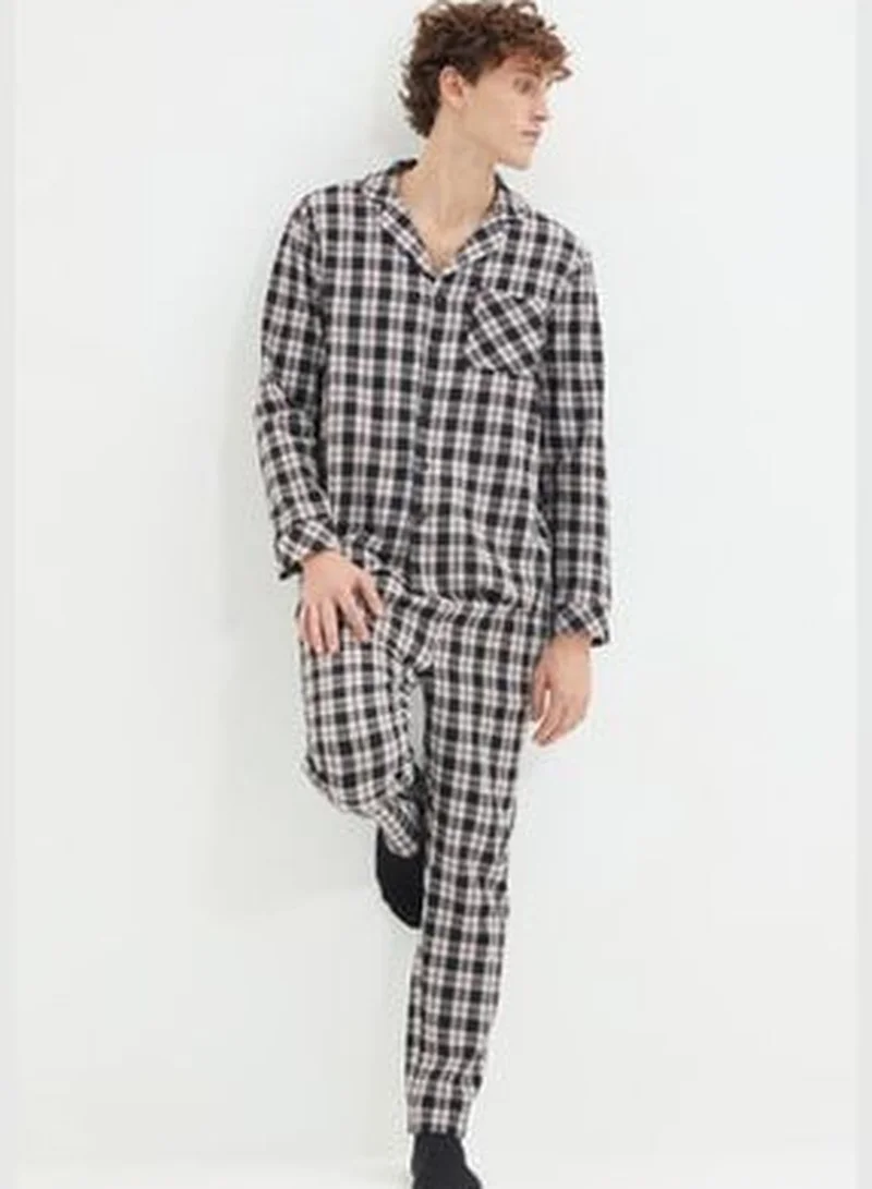trendyol Black Men's Regular Fit Plaid Weave Pajamas Set.