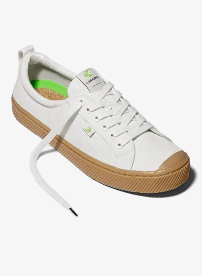 Cariuma OCA Low Gum Off-White Canvas Sneaker