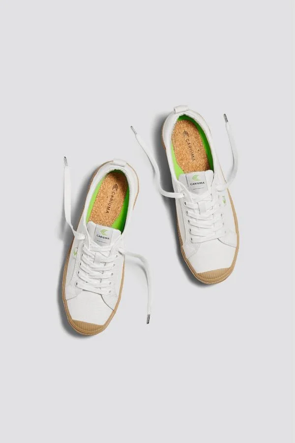 Cariuma OCA Low Gum Off-White Canvas Sneaker