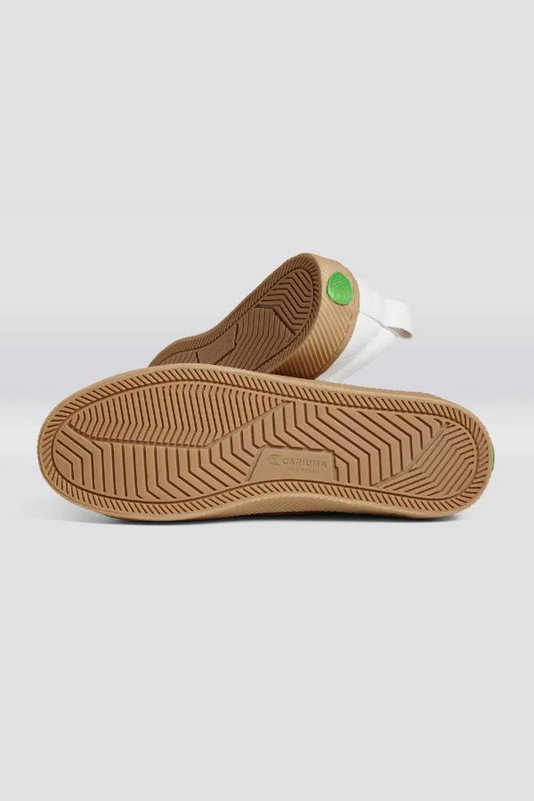 Cariuma OCA Low Gum Off-White Canvas Sneaker