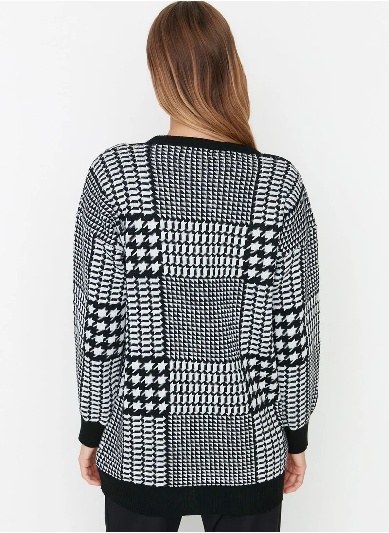trendyol Geometric Print Crew Neck Sweater