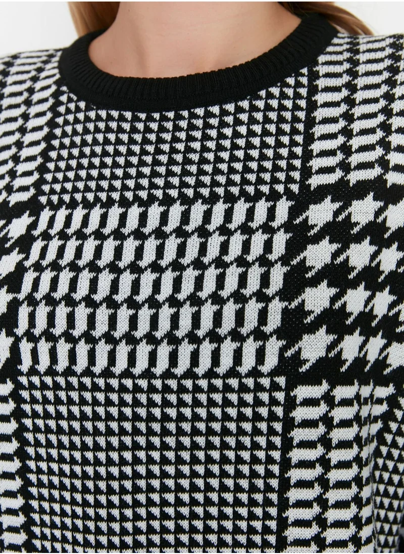 trendyol Geometric Print Crew Neck Sweater