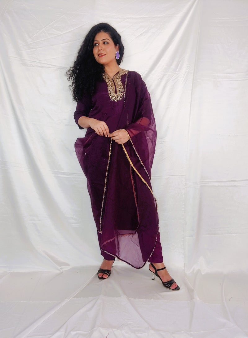 PRIYA’S PANACHE PRIYA’S PANACHE Embellished Silk Kurta Pant Suit with Elegant Organza Dupatta for Women.  - Image 1
