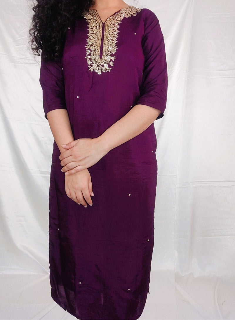 PRIYA’S PANACHE PRIYA’S PANACHE Embellished Silk Kurta Pant Suit with Elegant Organza Dupatta for Women.  - Image 4