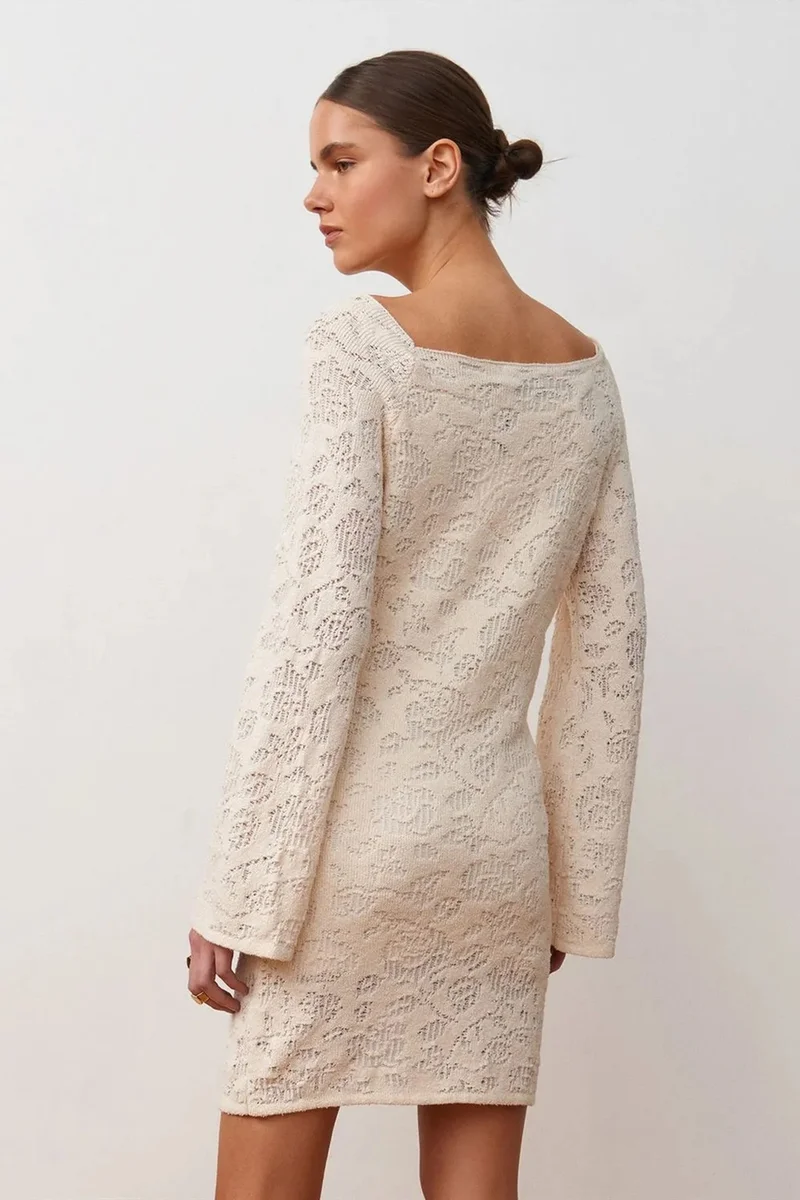 ديلفين DILVIN Fitted Lace Mini Dress