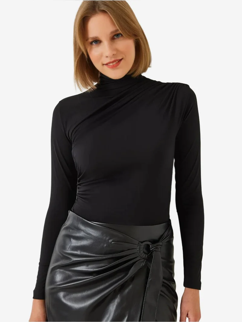 Bianco Lucci LUCCI Fitted Turtleneck Blouse with Ruffle Detail