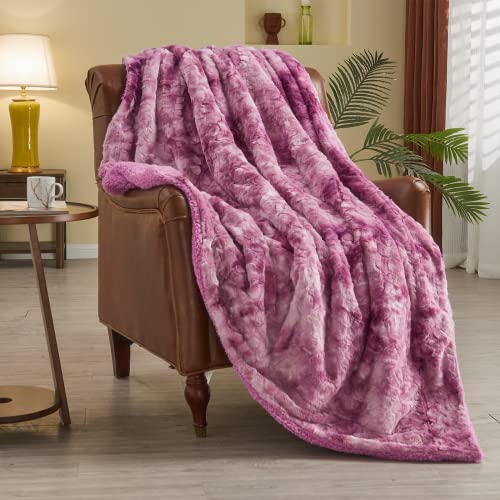 NEWCOSPLAY Super Soft Faux Fur Throw Blanket for Couch Light Purple Sherpa Fuzzy Plush Warm Blanket for Sofa Bed Light Purple Throw40x50