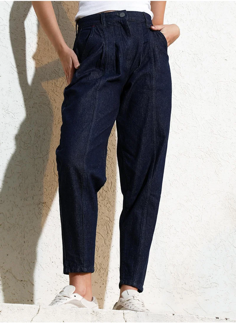 كامبوس سوترا Women's Navy Blue Dark-Wash Tapered Denim Jeans For Casual Wear | High-Waist | Regular Fit | Button Closure | Denim Jeans Crafted With Comfort Fit For Everyday Wear