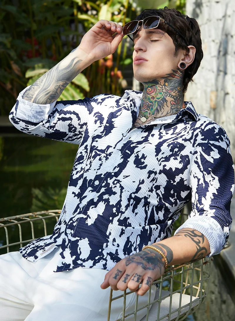 Campus Sutra Men's Indigo Blue & Chalk White Splash-Tactile Shirt