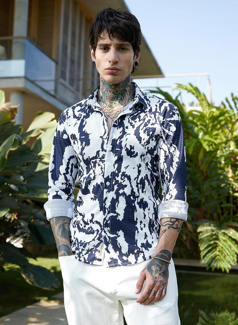 Campus Sutra Men's Indigo Blue & Chalk White Splash-Tactile Shirt