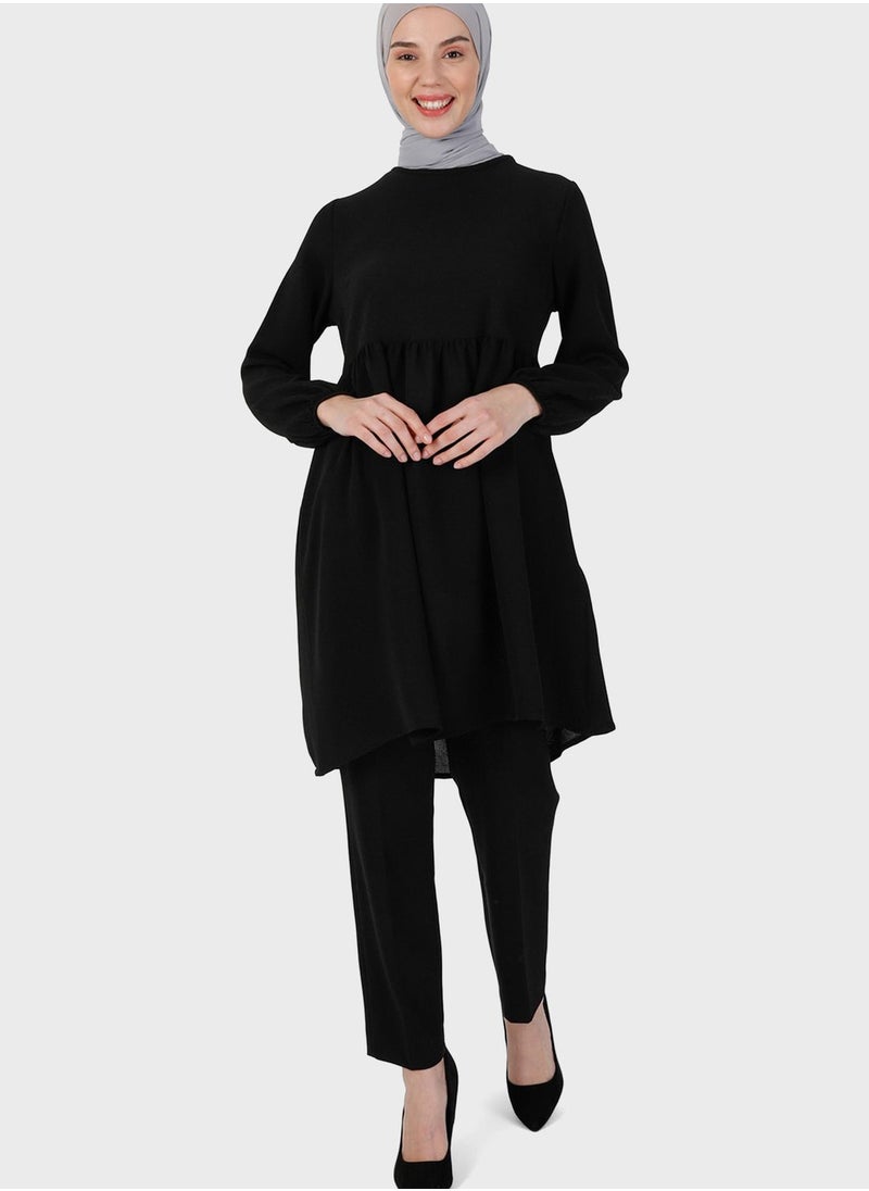 Tavin by Modanisa - Tiered Crew Neck Tunic - Image 1