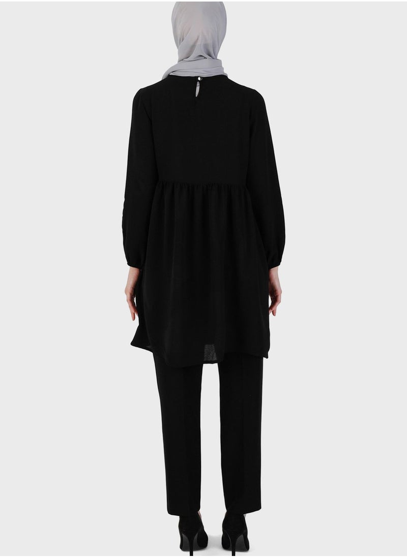 Tavin by Modanisa - Tiered Crew Neck Tunic - Image 1