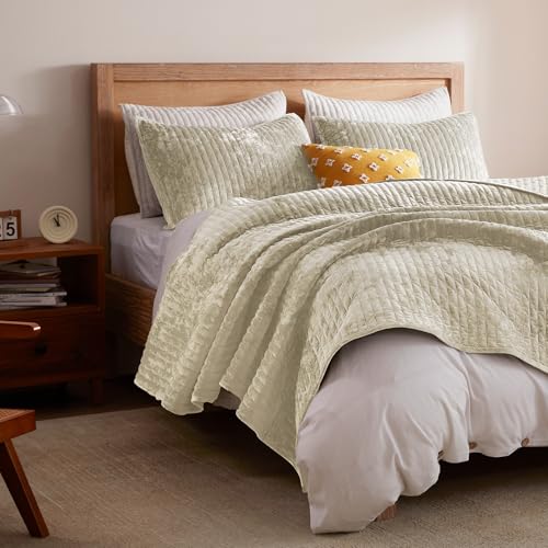 LEAONME Velvet Quilt King Size 98''x106'', Lightweight Beige Velvet Comforter Set with 2 Matching Shams, Soft Cross Stitch Bedspread Coverlet Bedding Set for All Season - Image 2