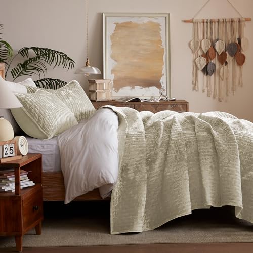 LEAONME Velvet Quilt King Size 98''x106'', Lightweight Beige Velvet Comforter Set with 2 Matching Shams, Soft Cross Stitch Bedspread Coverlet Bedding Set for All Season - Image 3